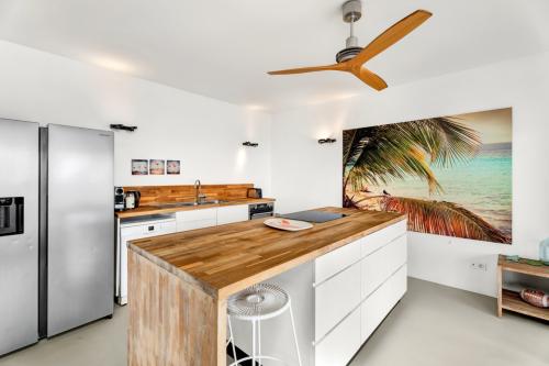 59-eeg-boulevard-227-grace-media-bonaire_2_large
