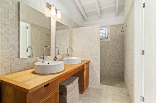crown_villas_19-true_media_culture-21