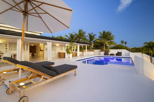 crown_villas_19_-_twilight_-_true_media__culture11