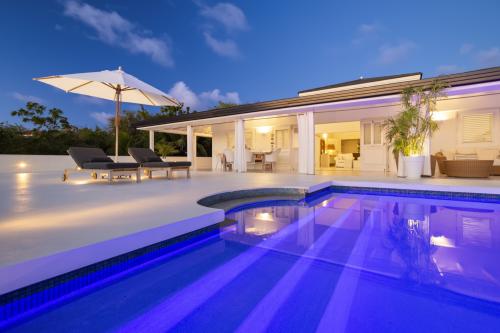 crown_villas_19_-_twilight_-_true_media__culture22