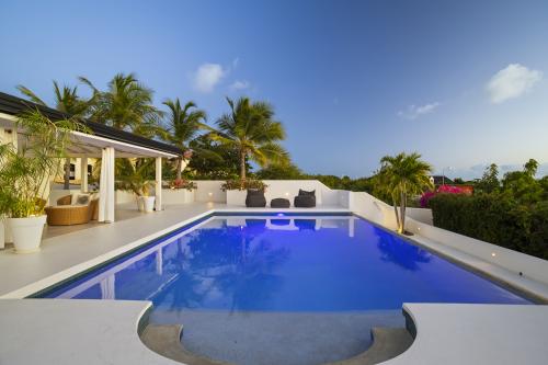 crown_villas_19_-_twilight_-_true_media__culture9